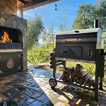 Eleia - Olive Garden & Stone House דירה