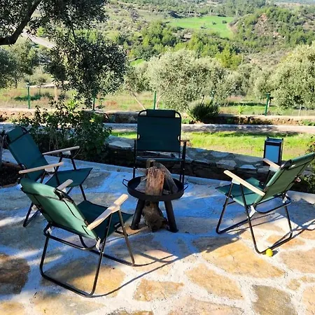 Eleia - Olive Garden & Stone House شقة بودروم